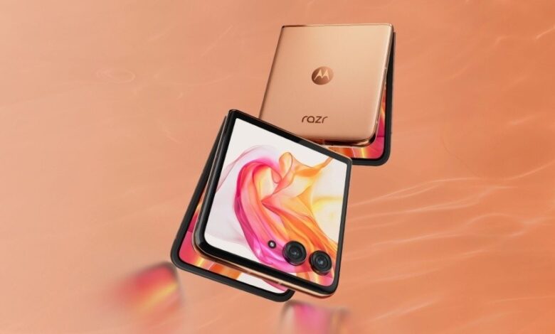 Motorola har løftet sløret for deres seneste foldbare klap-telefoner - Razr 50 Ultra og Razr 50.